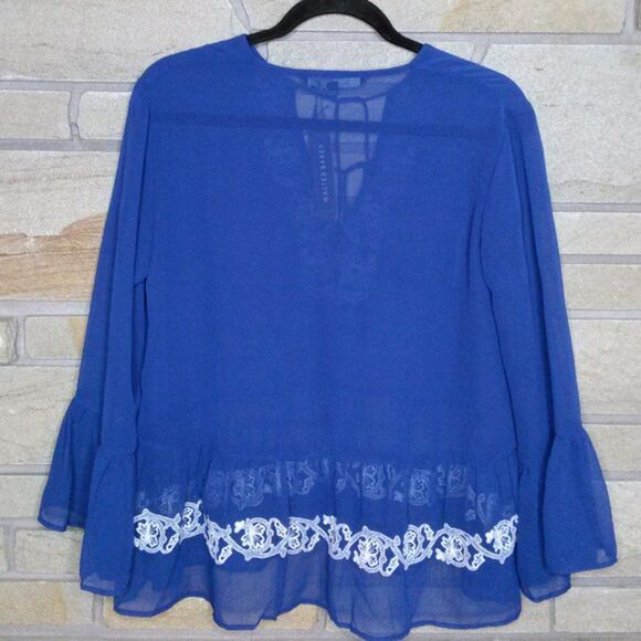 Walter Baker Embroidered Semi Sheer Peasant Top large NWT - Picture 6 of 7